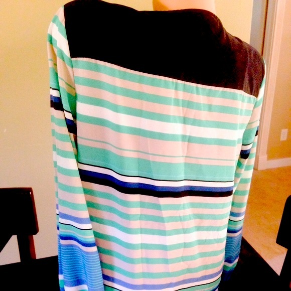 Multi-colored, Cuffed Top - Picture 4 of 4